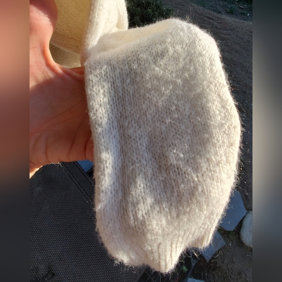 Calvin Klein Women's Crop Top Sweater. White. Black Script. Medium. EPWC - Picture 4 of 5